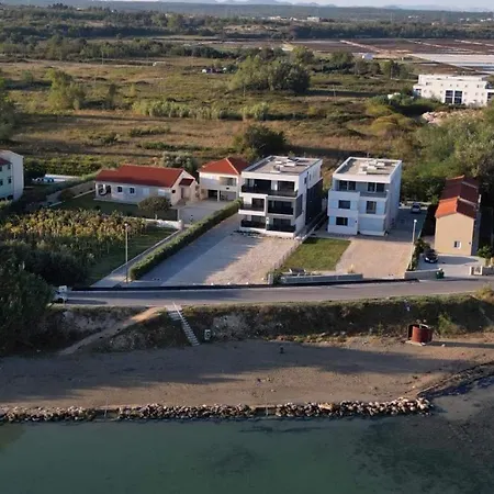 B & R Summer Breeze 2 Nin