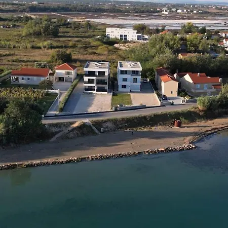 Apartman B & R Summer Breeze 2 Nin