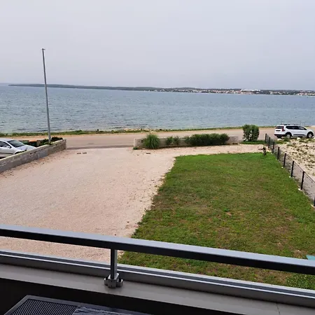 B & R Summer Breeze 2 Apartament