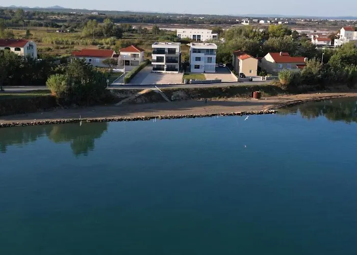 B & R Summer Breeze 2 *