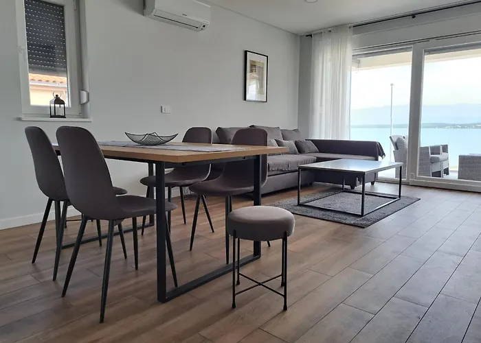 B & R Summer Breeze 2 Apartman Nin